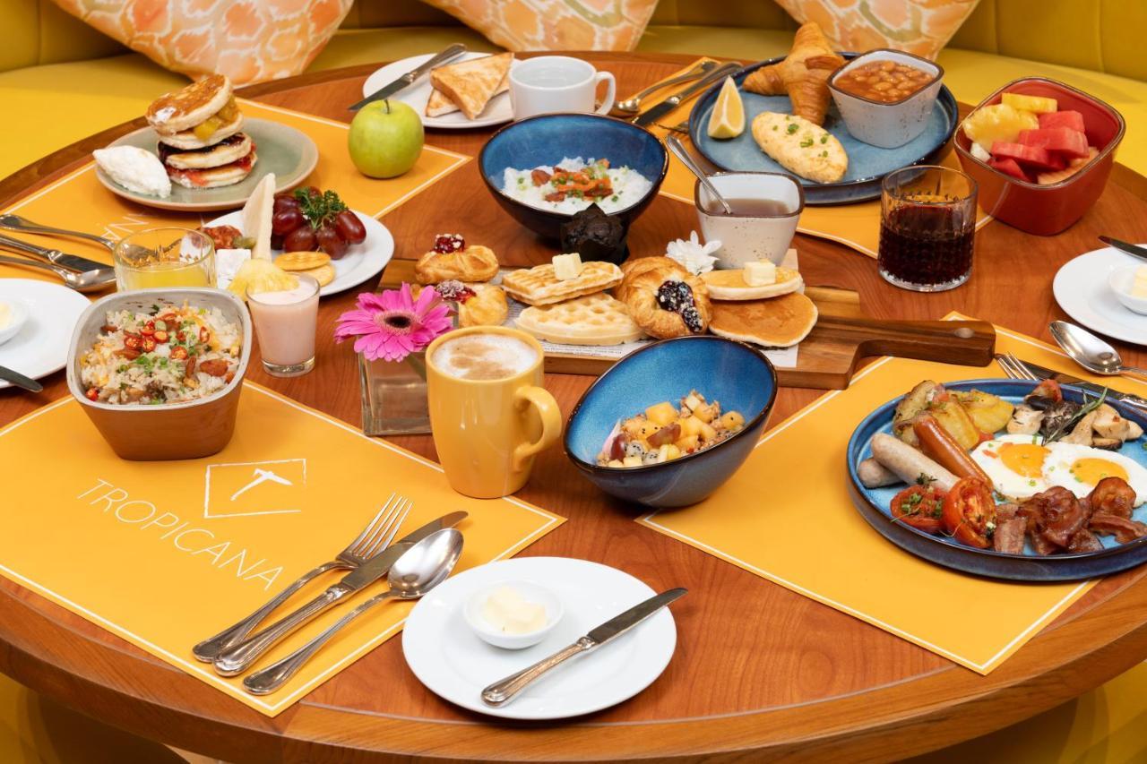 Nh Bangkok Sukhumvit Boulevard Exteriör bild A breakfast buffet